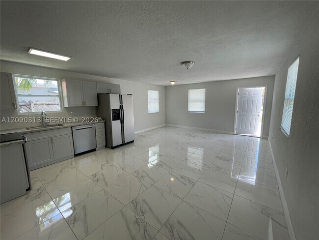 Photo - 6801 SW 13th St Unit 6805