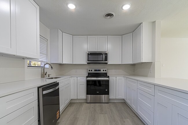 Photo - 118 Milliken Dr