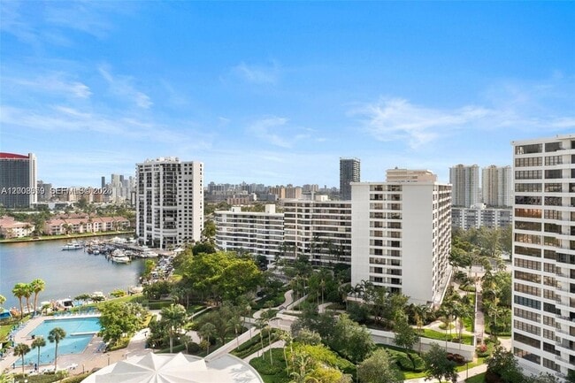 Building Photo - 2500 Parkview Dr Unit 1714