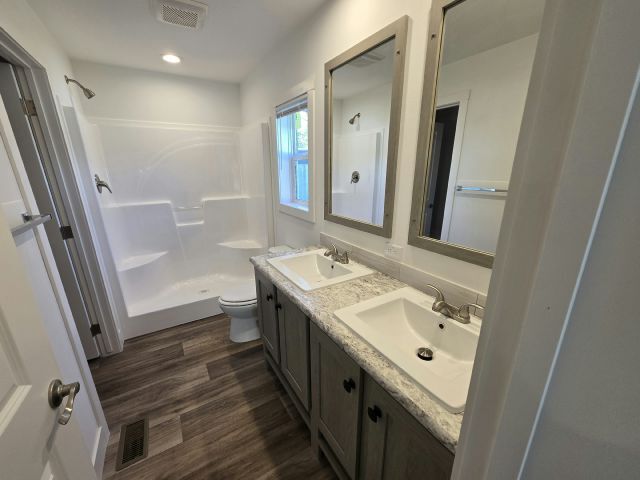 Photo - 203 Spruce Ln