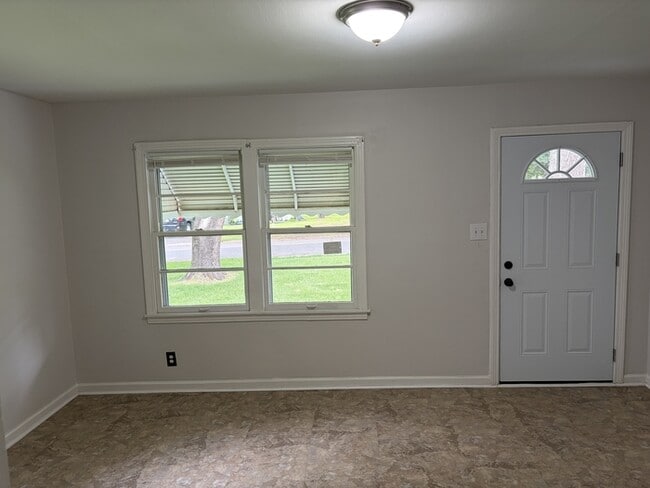 Photo - 2 Bed / 1 Bath House for Rent in Huntsville, AL 35805