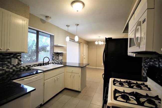 1315 W Gemini Rd