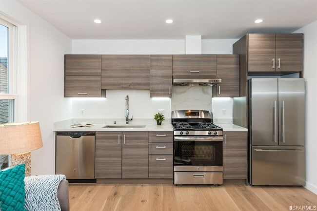 Photo - 33 Cortland Ave