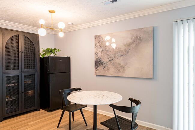 Lakehurst Apartments