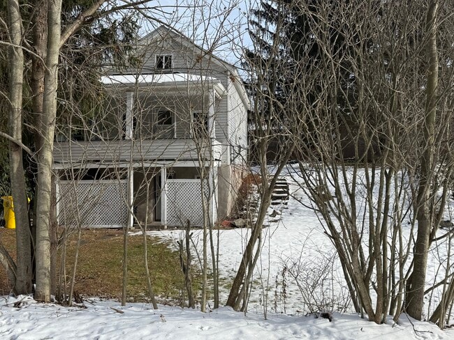 Building Photo - 157 S Laurel St