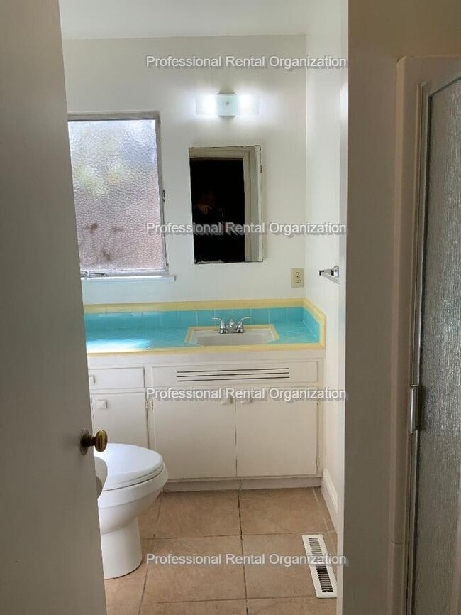 Photo - Old world charm One Bedroom house with huge backyard