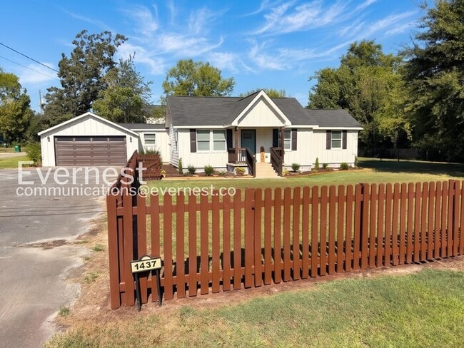 1437 Greenslake Road