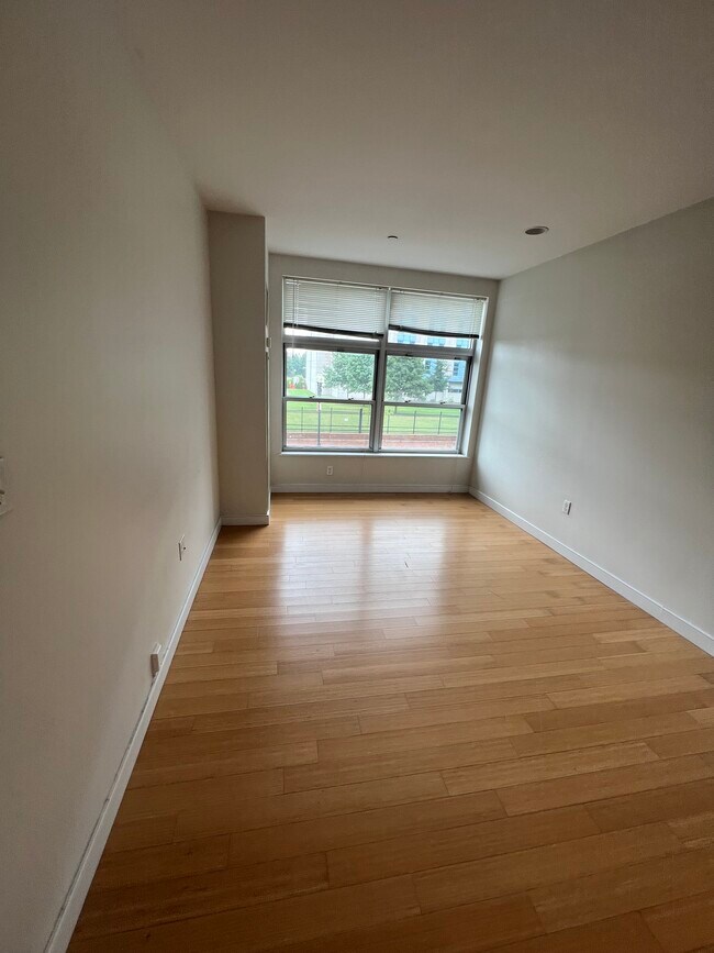 Photo - 601 Albany St