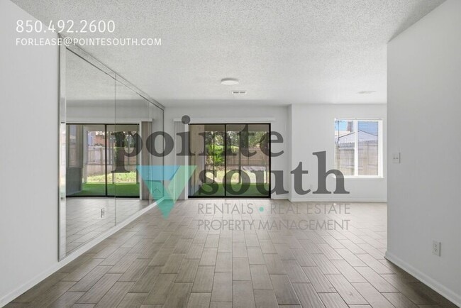 Photo - 126 Pine Ridge Trce