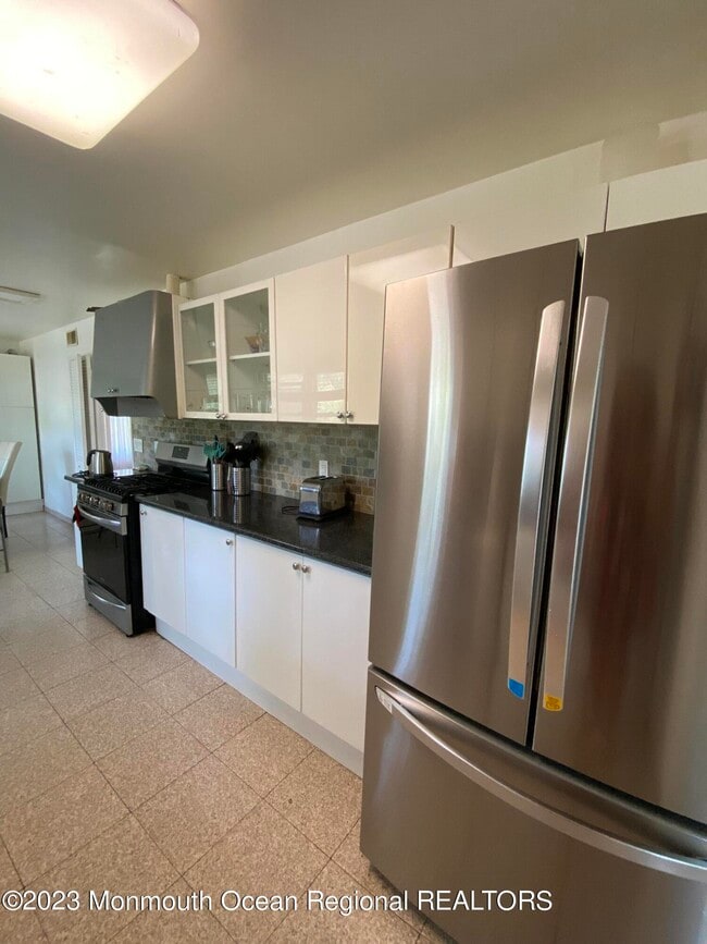 Photo - 275 Garfield Ave