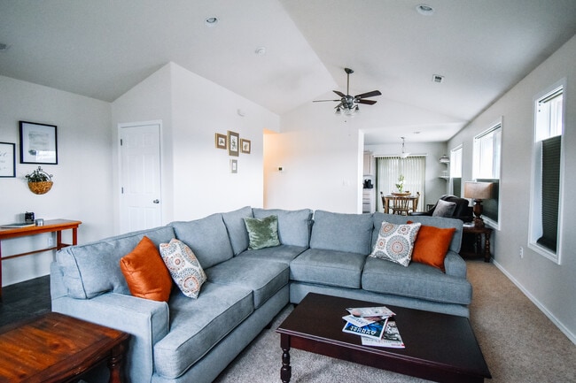 Living room - 3204 N SMITH ST