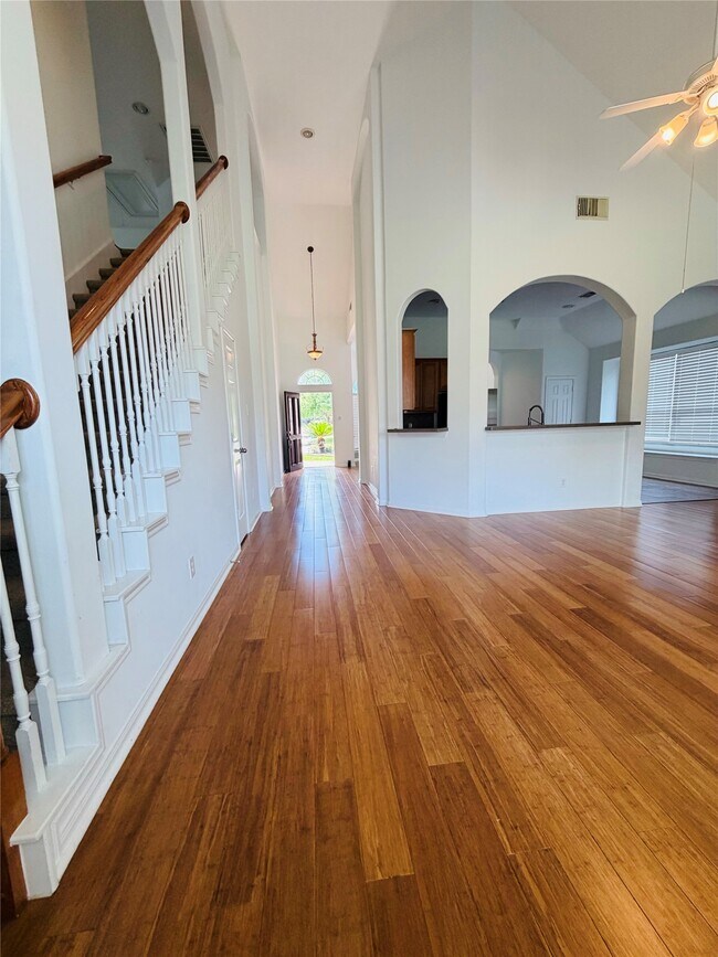 Photo - 38 N Regan Mead Cir