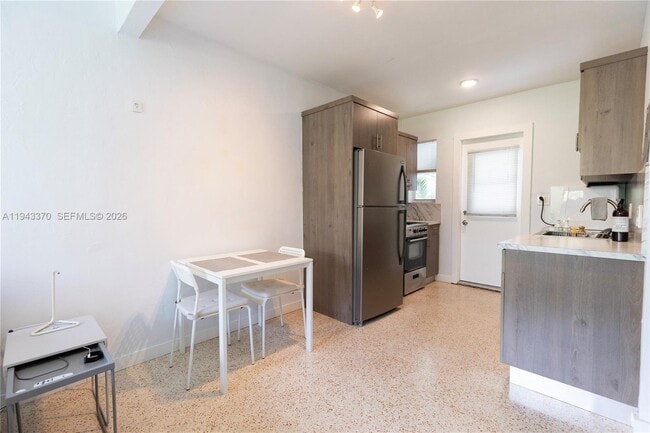 Photo - 2825 SW 3rd Ave Unit 1