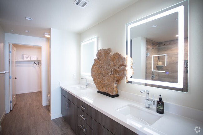 2BR, 2BA w Loft-1461 SF