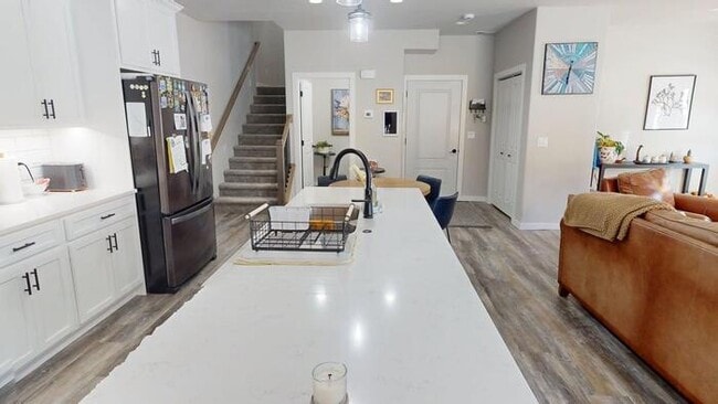 Photo - 730 Compass Lp