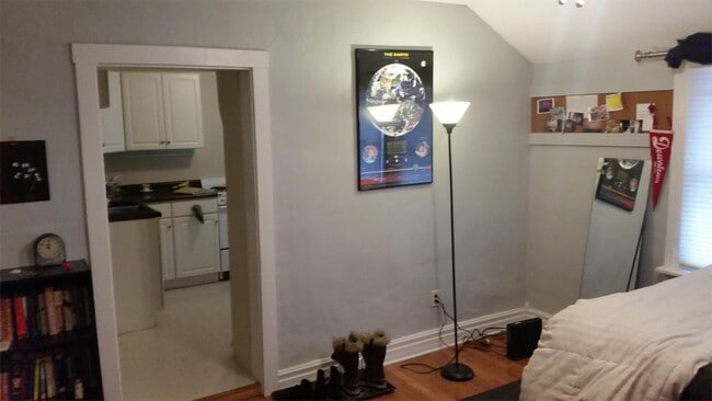 Photo - 117 N Lucas St