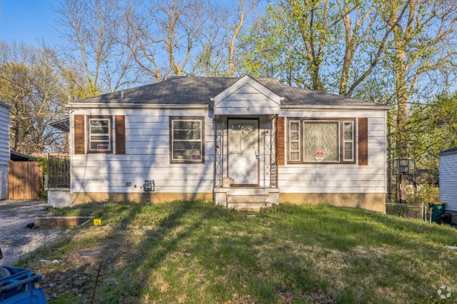 Building Photo - 10128 Cloverdale Dr Rental