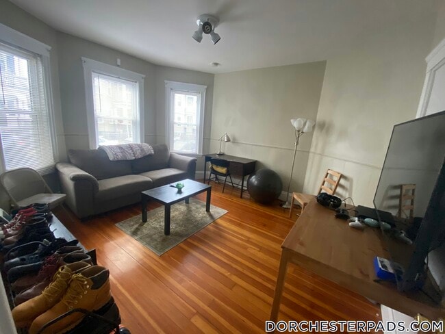 Photo - 9 Taft St Unit 1