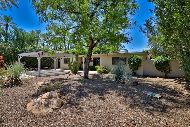Photo - 3 Bedroom + den with pool