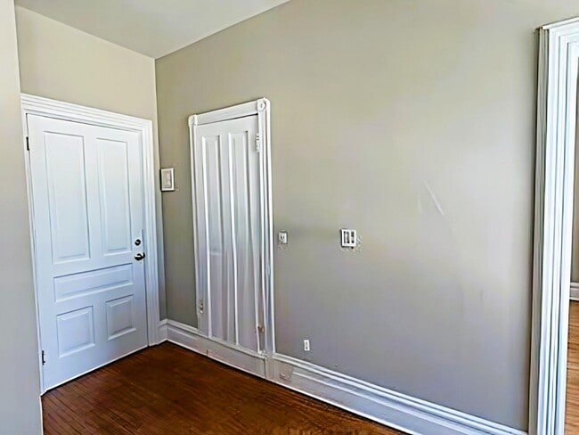 Photo - 223 Bates Ave Unidad 3