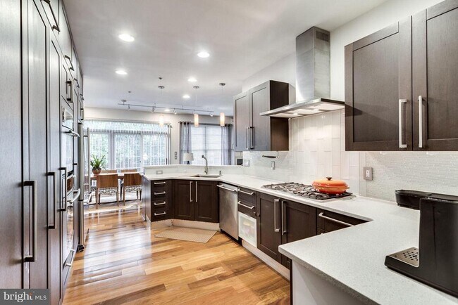 Photo - 385 Cameron Station Blvd