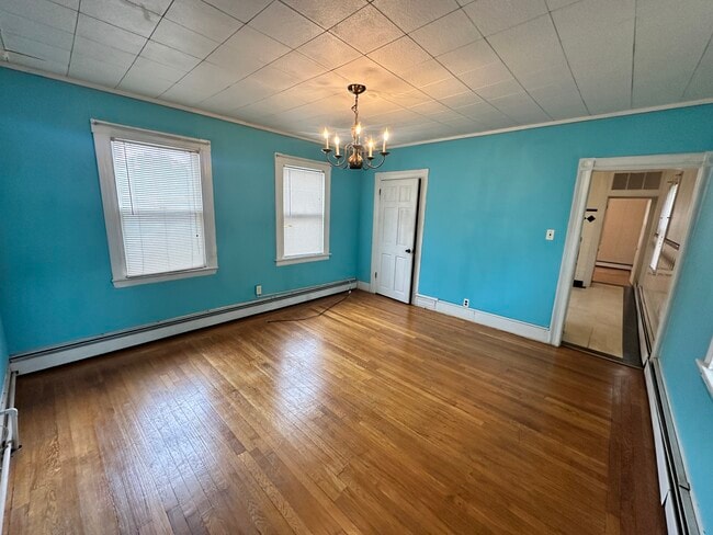 Building Photo - 74 Otis St Unit 2