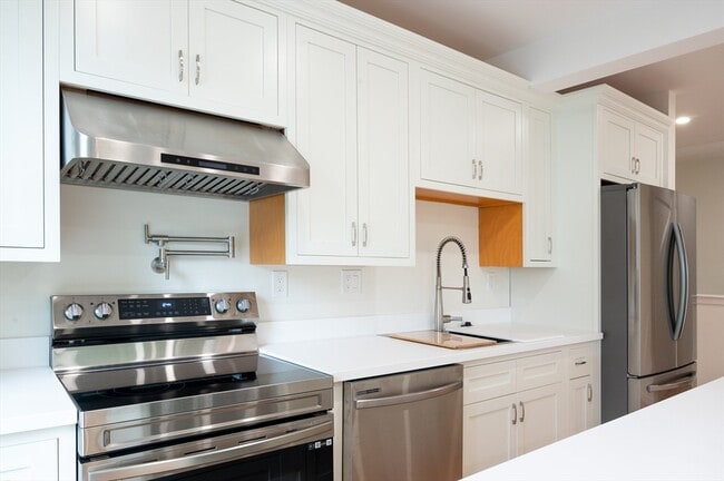 Photo - 171 Everett St Unit 2