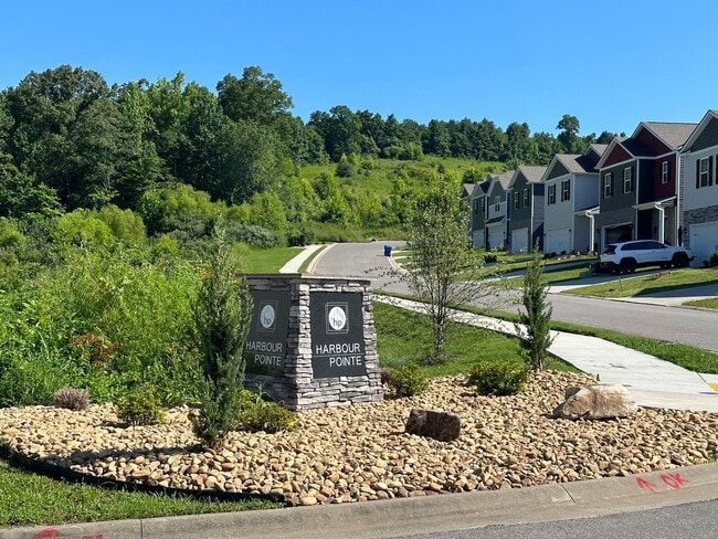 Photo - 4 bed / 2.5 bath 2-story with great views available 8/28!