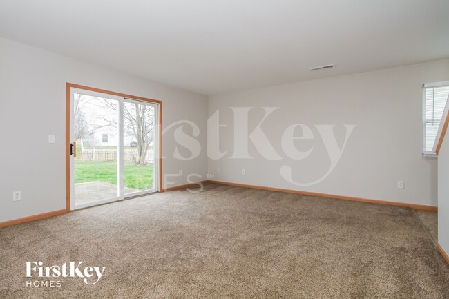 Photo - 330 Heftner Cir