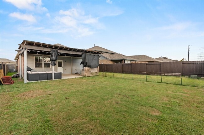 Photo - 7911 Wood Hollow Dr