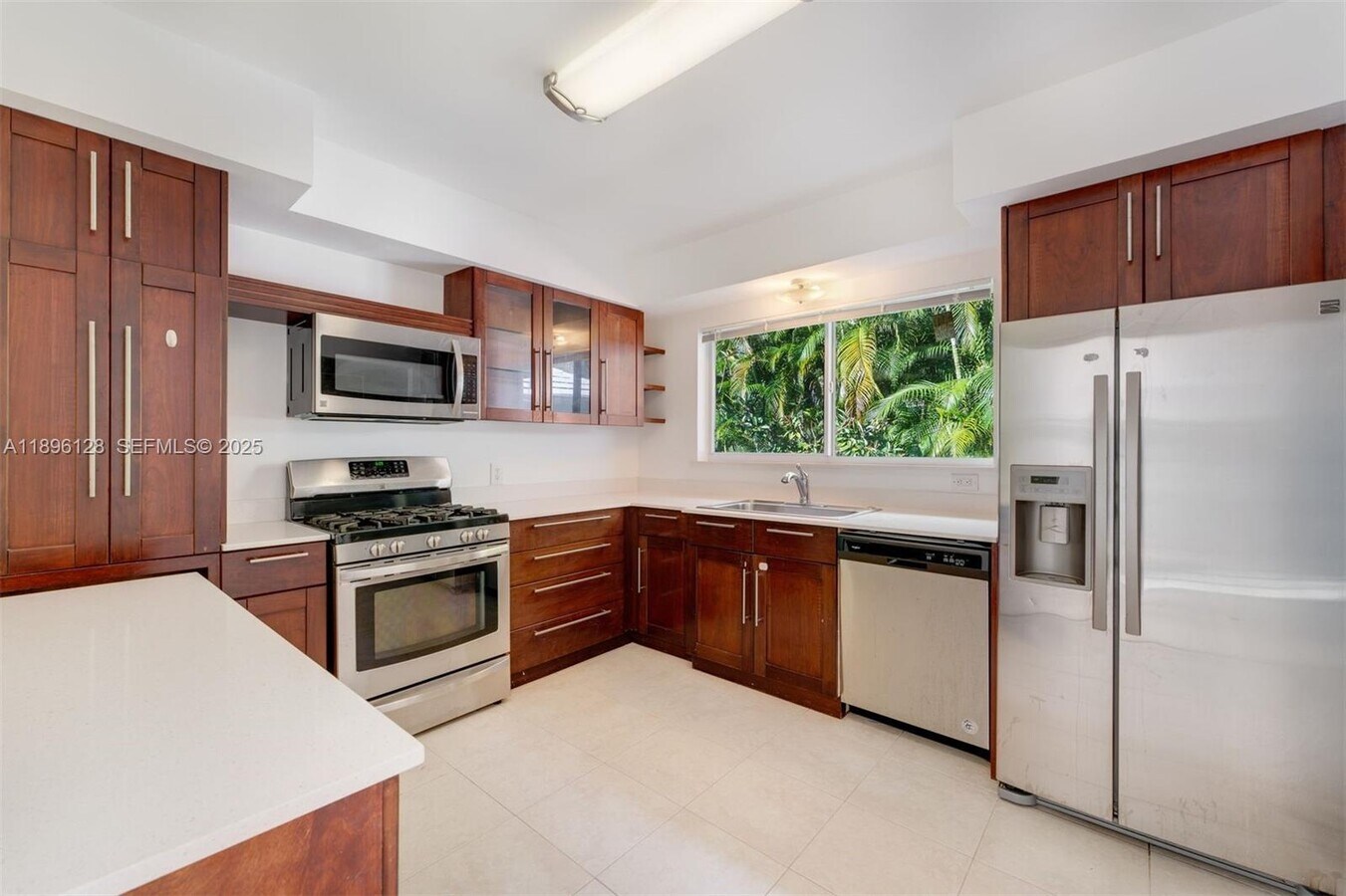 Photo - 520 W 51st Ter