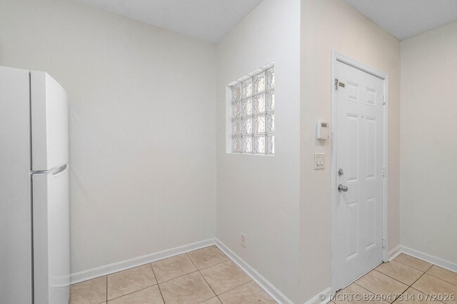 Photo - 1161 Golden Lakes Blvd Unit 1325