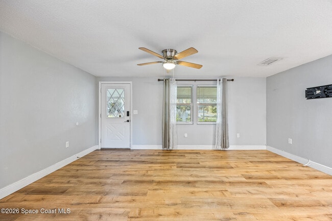 Photo - 826 Newfound Harbor Dr