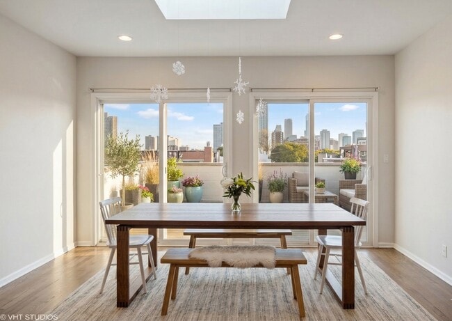 Photo - 1727 N Mohawk St Unidad 3N