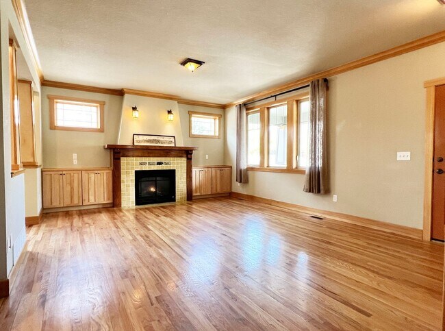 Photo - Graceful Craftsman Style Home in Bradburn