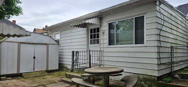 Photo - 2085 Bellefontaine Ave