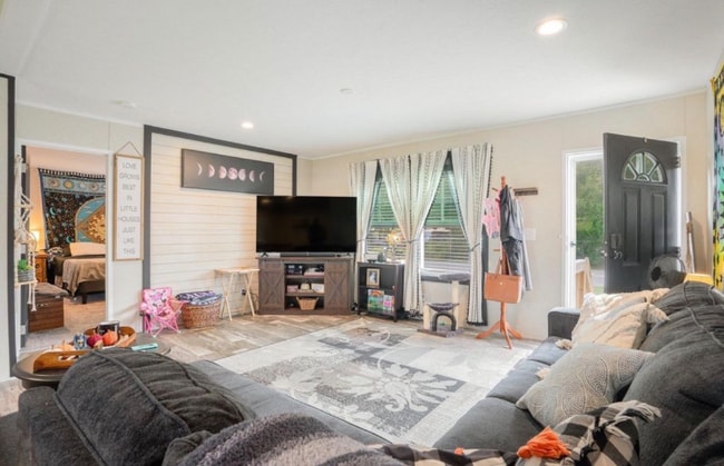 Photo - 3824 Wayside Rd