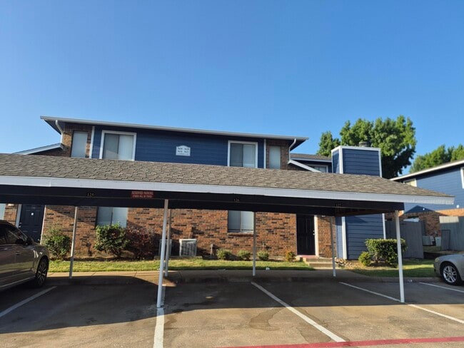 carport - Heather Glen Townhomes Phase II