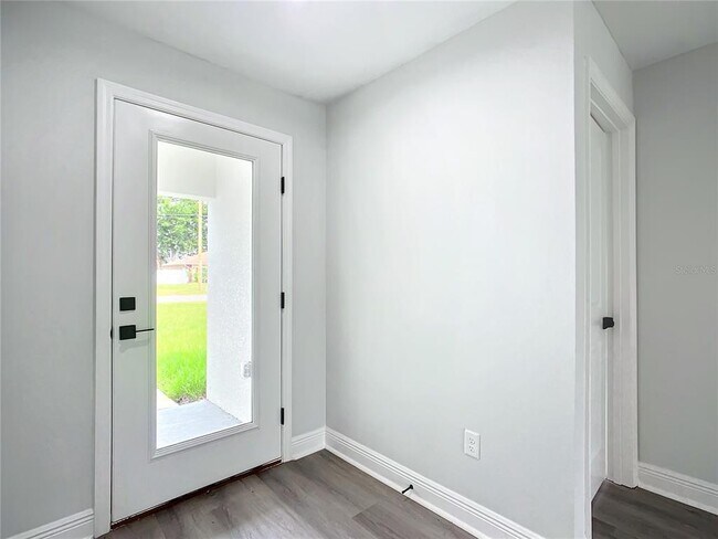 Photo - 13609 Markhan St