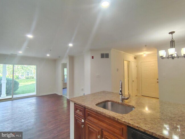 Photo - 17701 Kilmarnock Terrace Unit 1-N