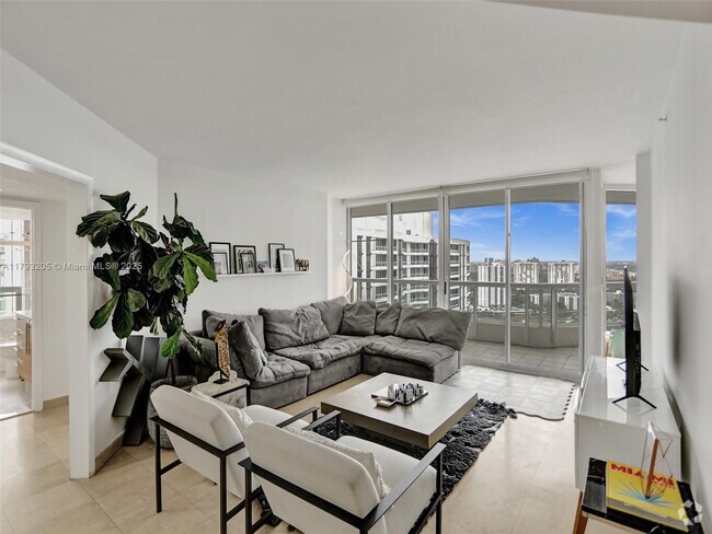 Building Photo - 21205 Yacht Club Dr Unit 3103 Rental