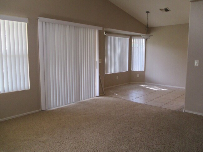 Photo - Chandler Single Story House - 3 Bedroom | 2 Bath Rental