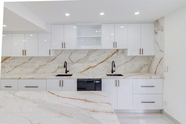 Photo - 5235 SW 40th Ave