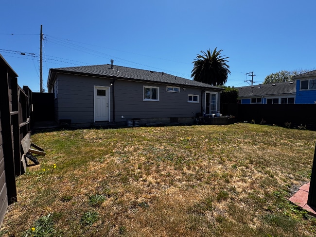 Photo - 624 Creighton St