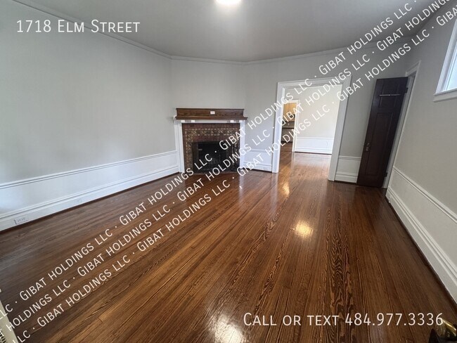 Photo - 1718 Elm St