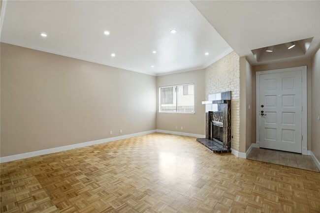 Photo - 5340 Wilkinson Ave