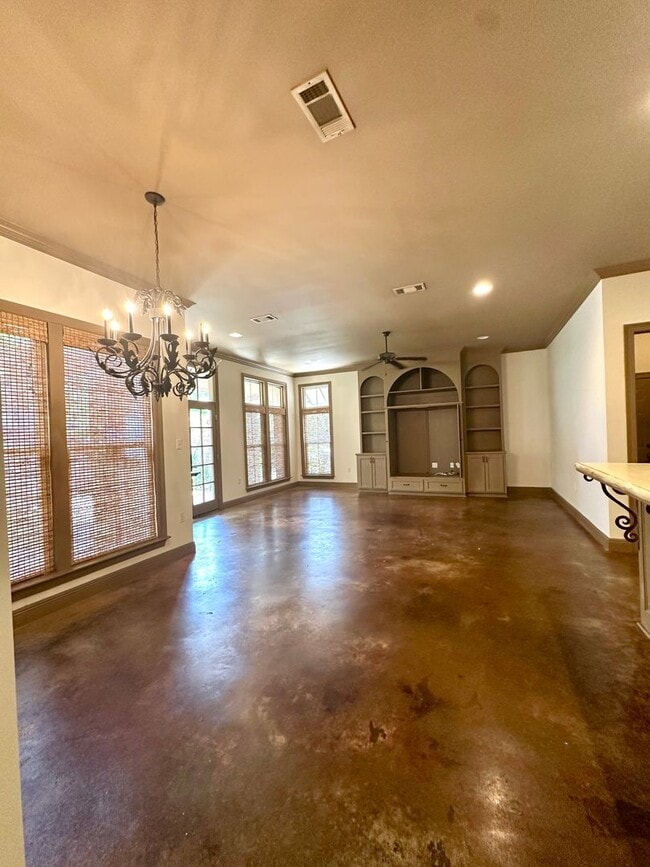 Photo - 10243 Hillmont Ave