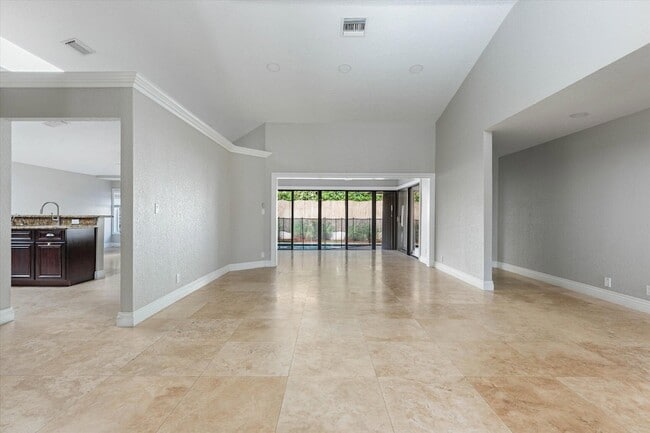 1598 SW 5th Ave