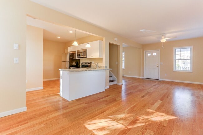 Photo - 51 Warner St