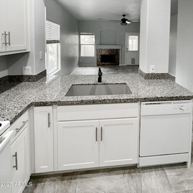 Photo - 1961 N Hartford St